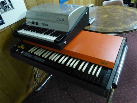 fender rhodes keyboard bass.